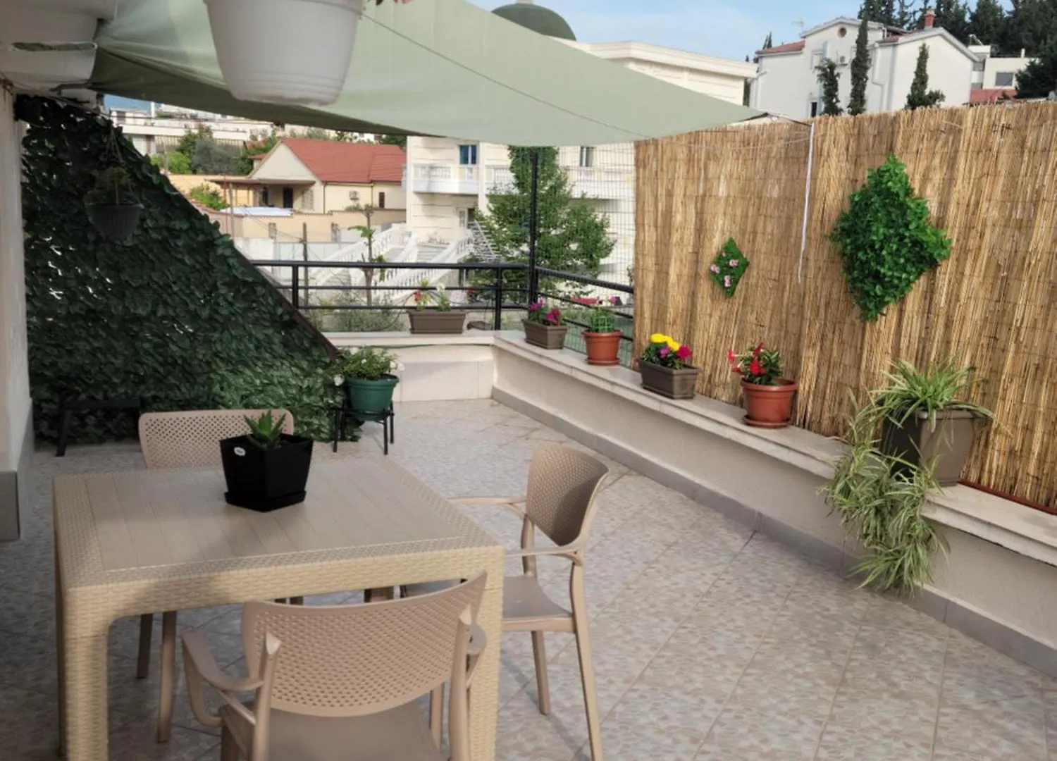 Gledis Apartment Tirana - Panoramic City Terrace