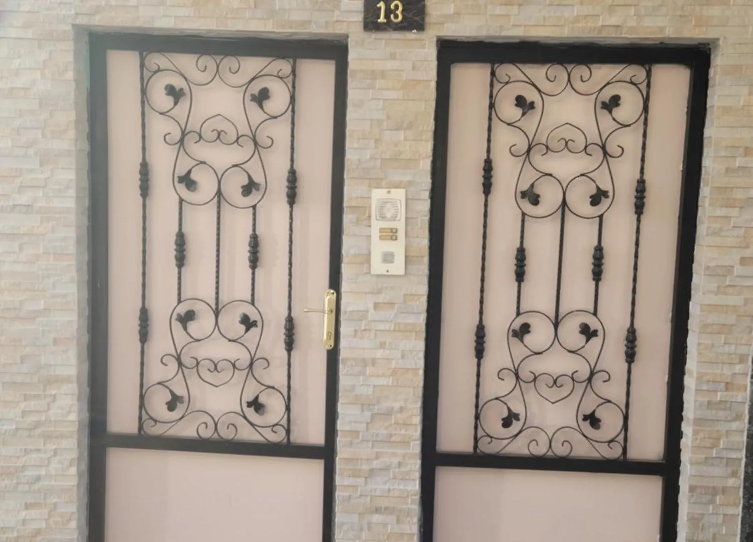 Gledis Apartment Tirana - Panoramic City Terrace 0*,  Αλβανία